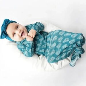 Emerson and friends palm in paradise Newborn gown NWT gender neutral